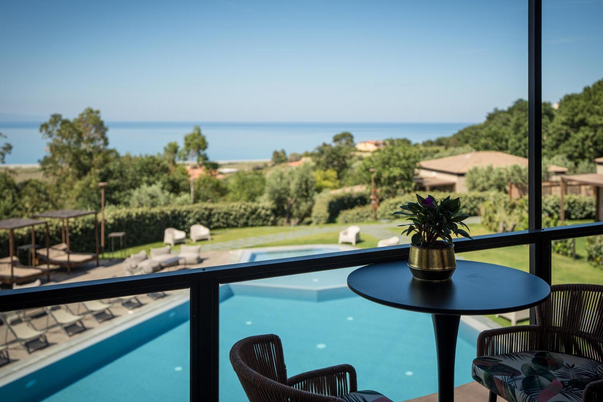 Hang Loose Cottage Hotel & Resort 4 Stelle Gizzeria Calabria Ngoại thất bức ảnh